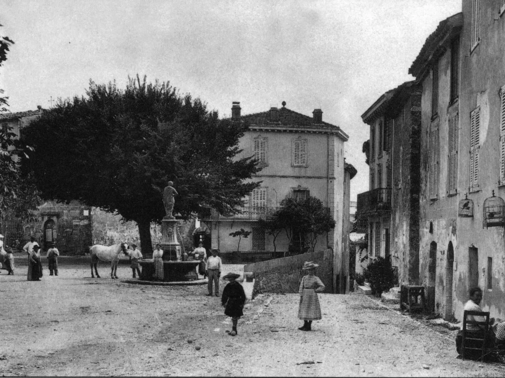 Realisation promouvoir place commandant lamy 1900